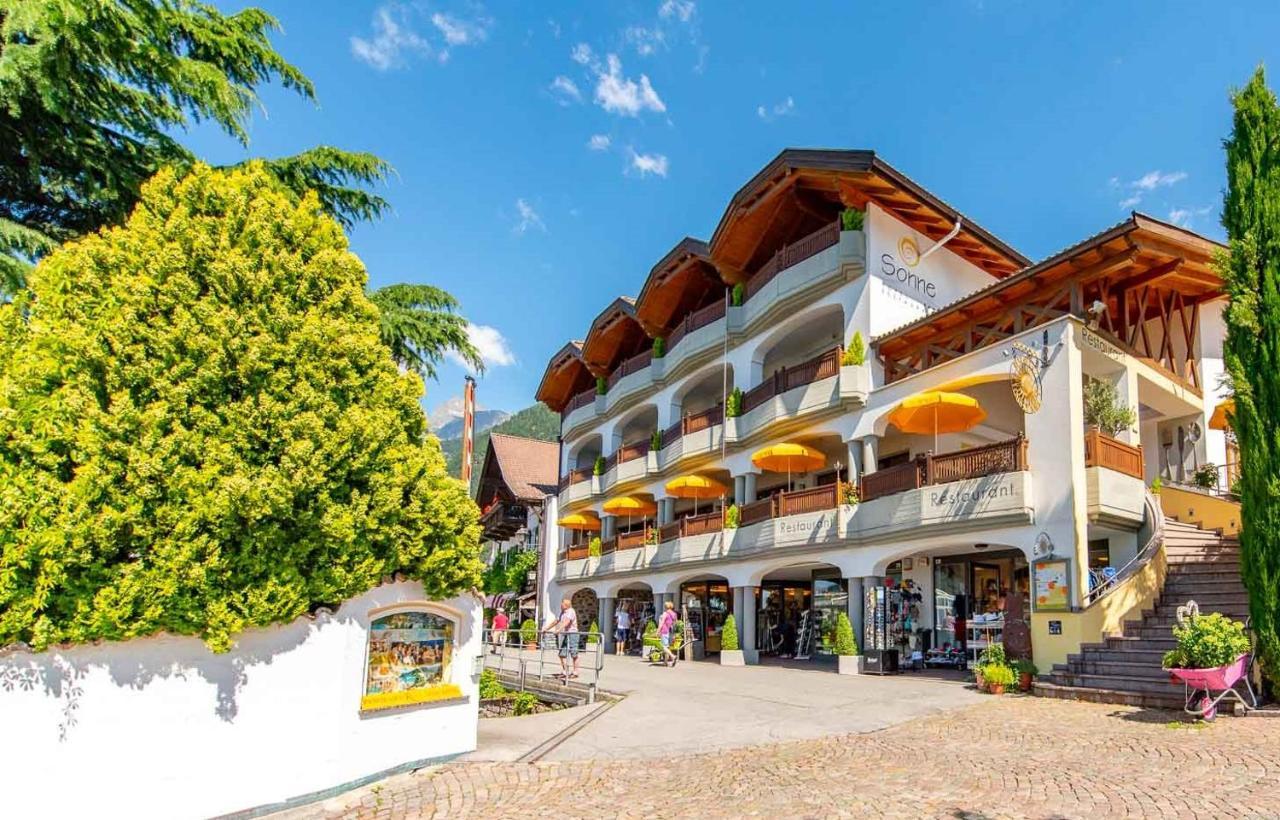 Small Hotel Sonne Tirolo Exterior photo