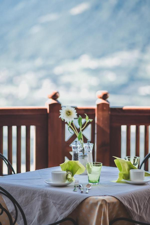 Small Hotel Sonne Tirolo Exterior photo
