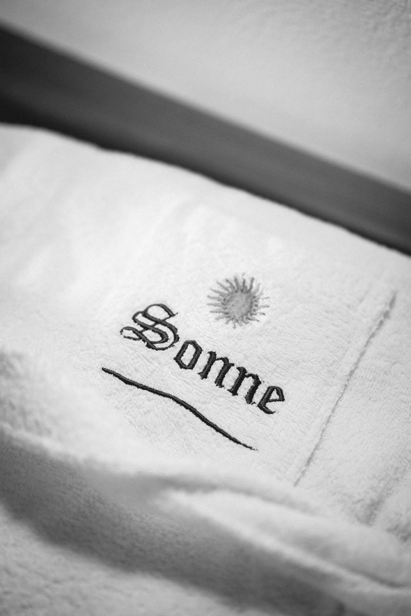 Small Hotel Sonne Tirolo Exterior photo