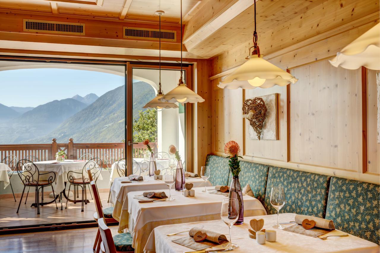 Small Hotel Sonne Tirolo Exterior photo